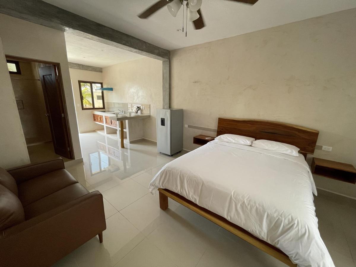 Mexhe Hotel El Cuyo Eksteriør bilde