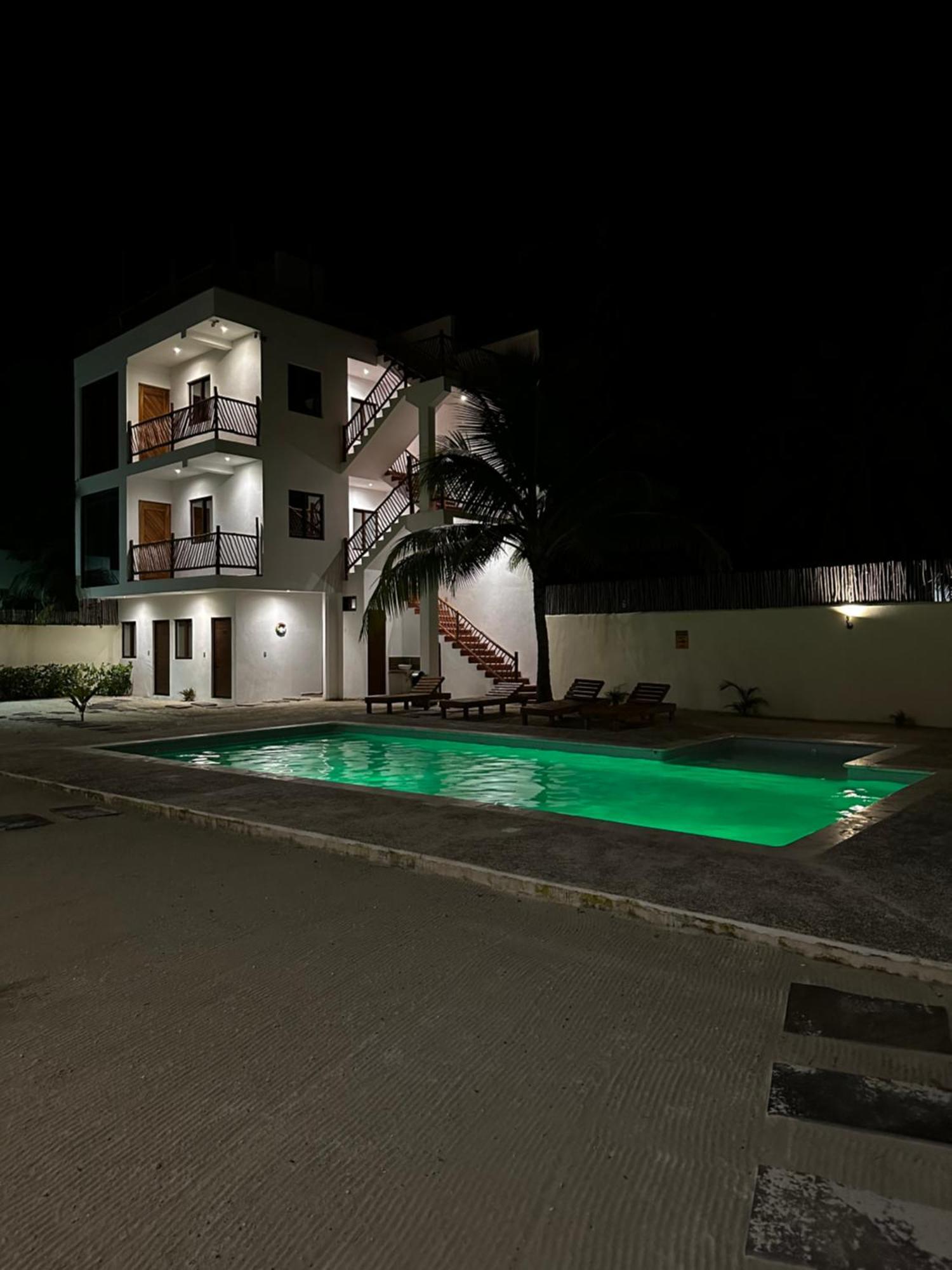 Mexhe Hotel El Cuyo Eksteriør bilde