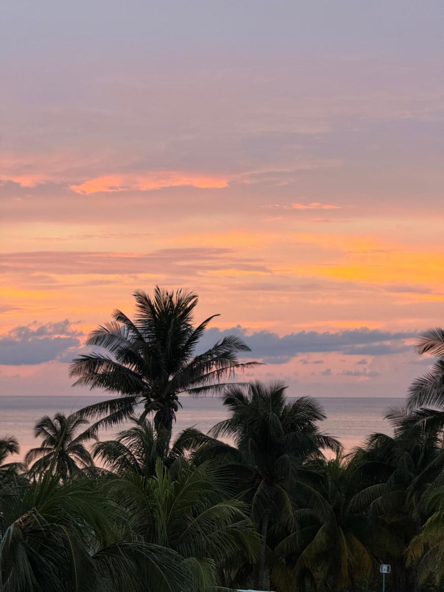 Mexhe Hotel El Cuyo Eksteriør bilde