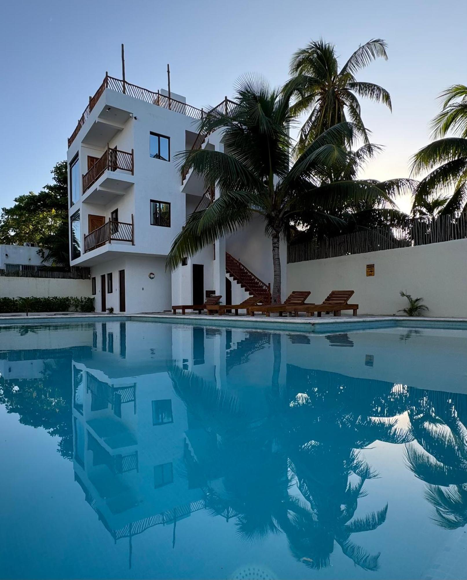 Mexhe Hotel El Cuyo Eksteriør bilde