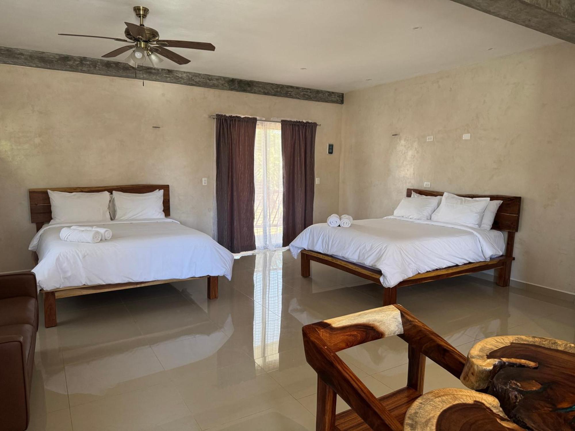 Mexhe Hotel El Cuyo Eksteriør bilde
