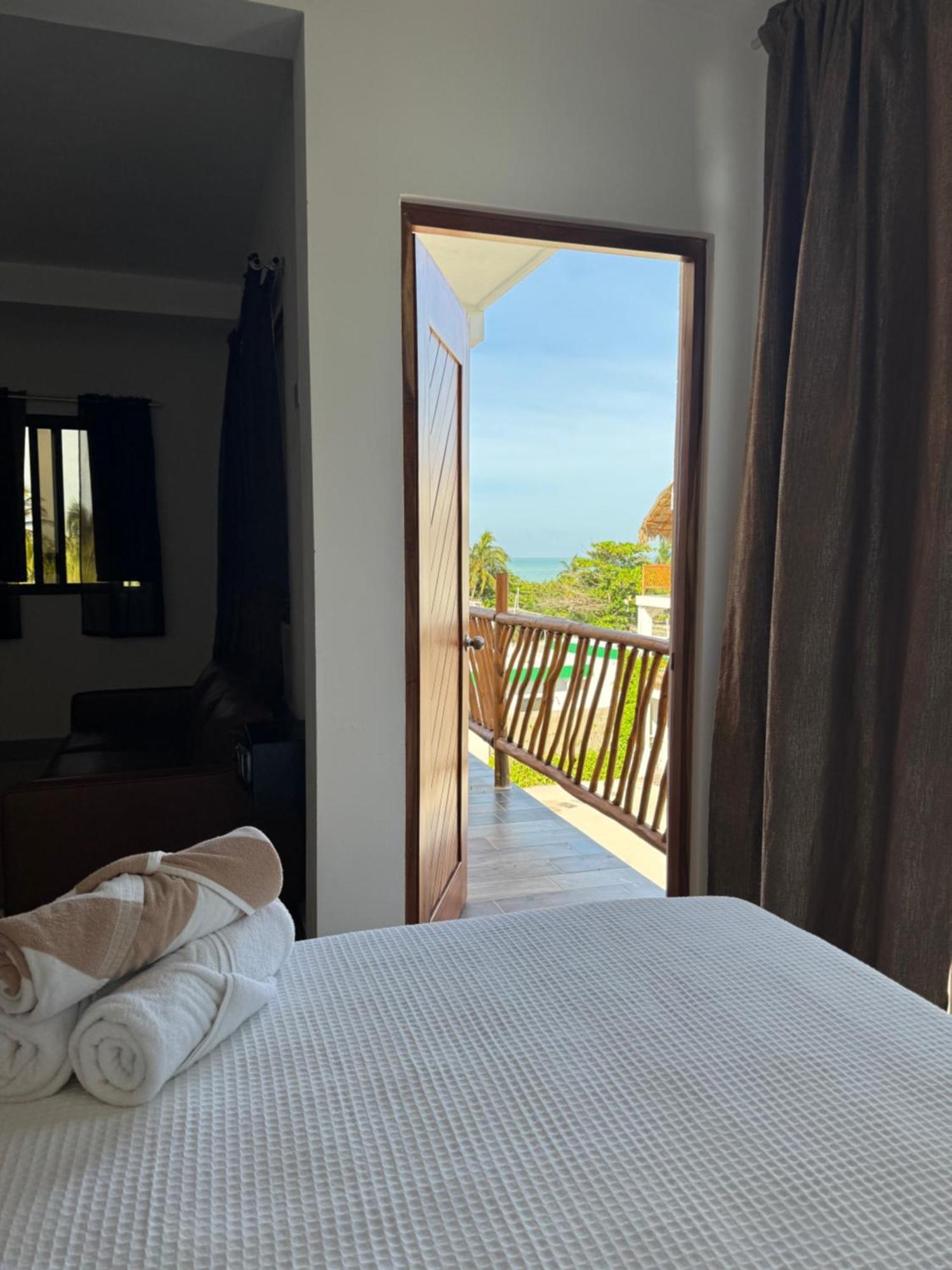 Mexhe Hotel El Cuyo Eksteriør bilde