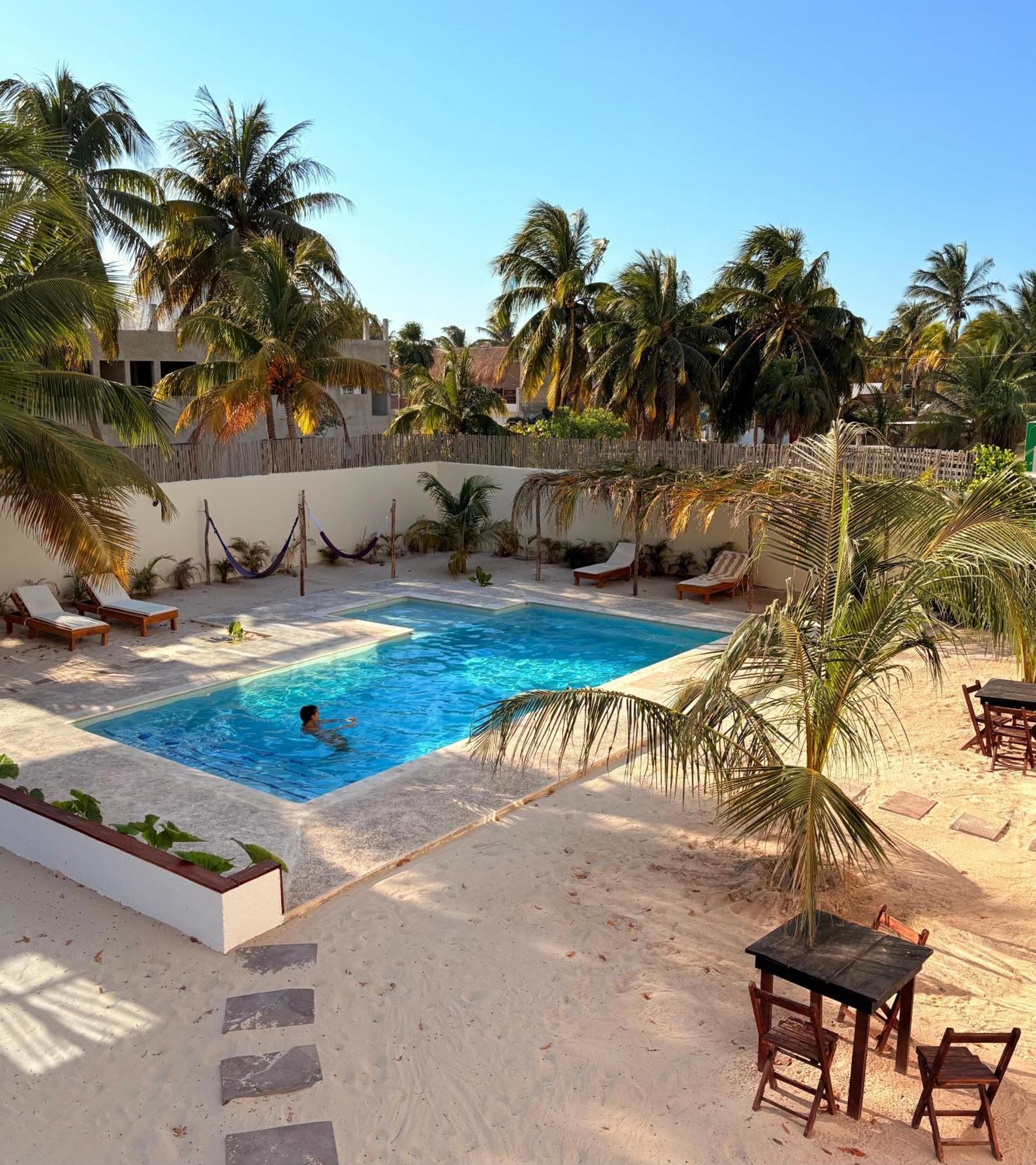 Mexhe Hotel El Cuyo Eksteriør bilde