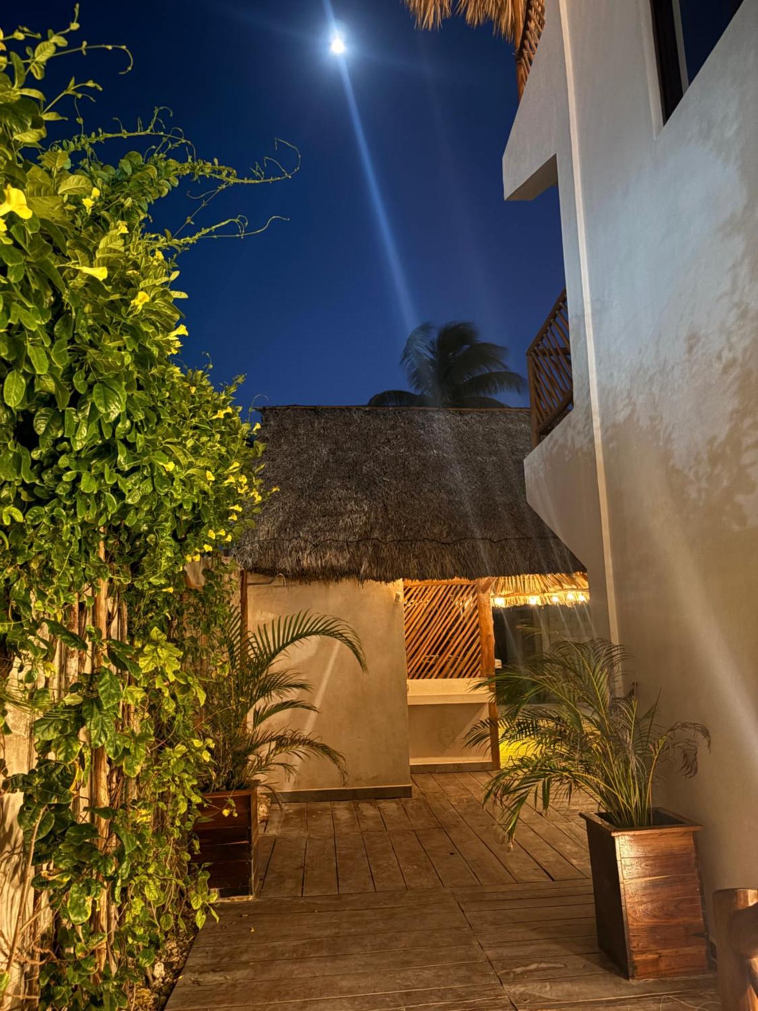 Mexhe Hotel El Cuyo Eksteriør bilde