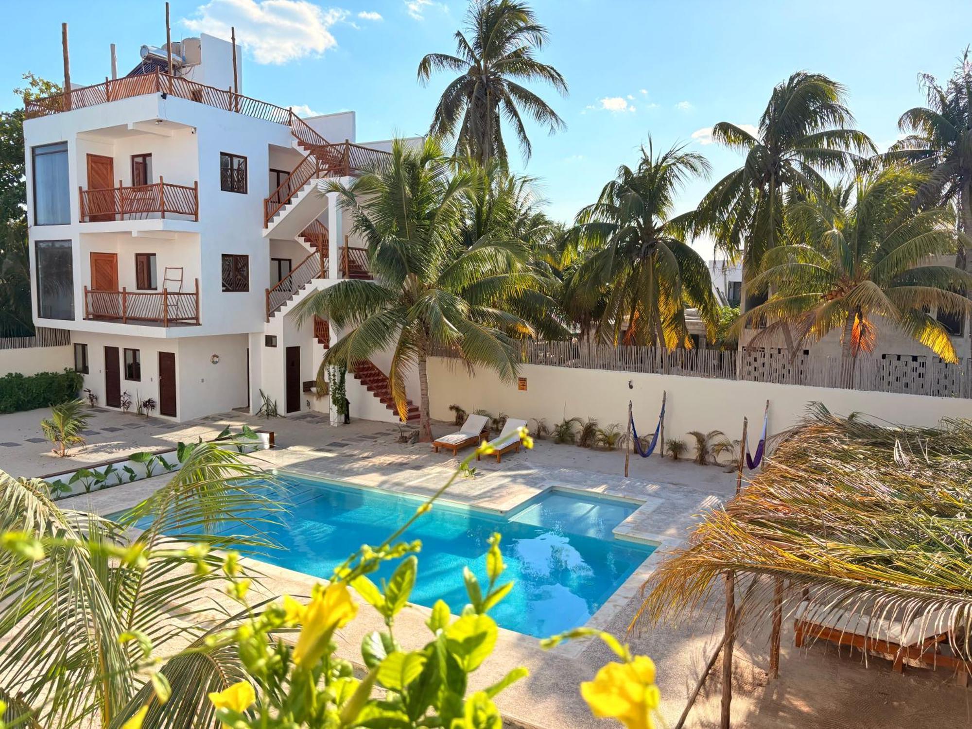 Mexhe Hotel El Cuyo Eksteriør bilde